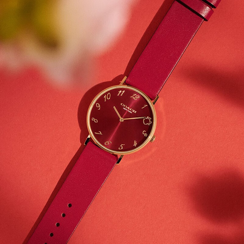 蔻驰红色牛手表,送女朋友本命年礼物