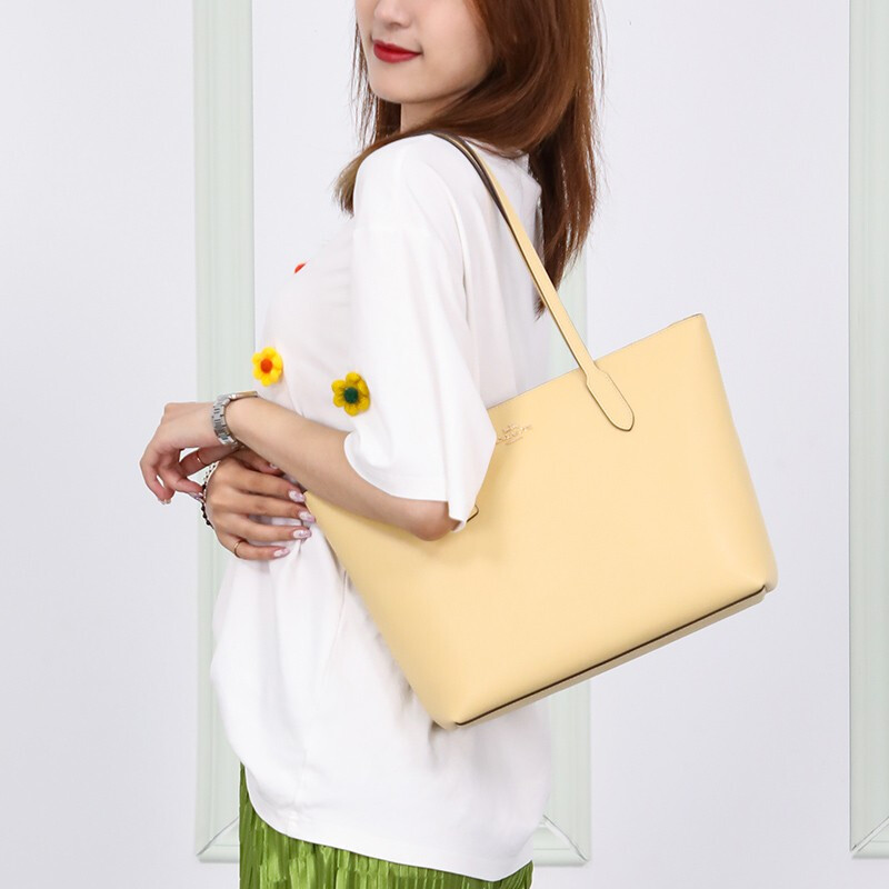 COACH 蔻驰 大号托特包 4454 Plus会员折后¥949 多色可选 COACH 蔻驰 大号托特包 4454 Plus会员折后¥949 多色可选