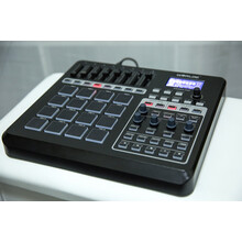 WORLDE电音打击垫抖音初学者女男孩子便携式音乐midi键盘dj打击垫初学者 PANDA200白色/打击垫红色背光专业编曲控制器