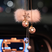 5折 女神款水晶汽车挂件毛挂件车载后视镜挂饰吊坠车内上吊饰 白色毛+镂空樱花水音铃