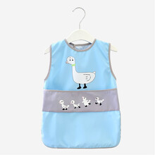 稚心宝宝围兜吃饭罩衣无袖围裙防水透气婴儿饭兜宝宝围嘴儿童无袖罩衣 蓝色鸭子 0-2岁 90码