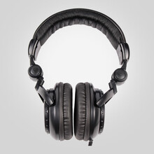 精品配件【监听耳机】 标配