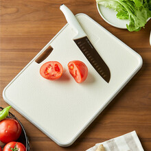 纽伦贝诗 防霉塑料切菜板斜面设计双面菜板 食品级pp生熟分开切水果做料理 大号加厚防滑36*26 米色