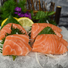 三文鱼(中段)刺身新鲜切割三文鱼生鱼片即食生吃日料生鱼片 3份【去皮边角430克/份】