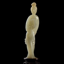 陕西省文物总店清代白玉仕女摆件