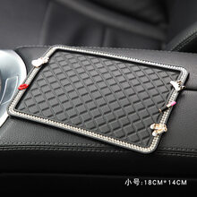 嘉宴 卡通镶钻汽车防滑垫 车用中控仪表台置物垫车内摆件防滑垫耐高温 小号(裙子五件套)