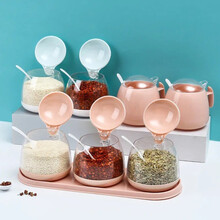 餐将军 调料盒套装 多格组合装调味罐家用味精鸡精盐收纳盒厨房用品塑料佐料瓶 调味罐三格装【粉透】带托盘