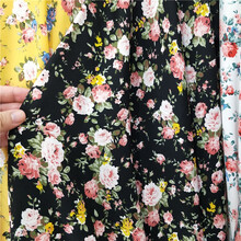 卓丽施新款花卉印花微弹破卡雪纺平纹缎布料衬衫连衣裙大码服装加厚面料 黑底 /0.5米