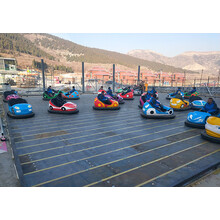 大型游乐场儿童碰碰车双人公园广场游乐设备电动地网碰碰车 地网碰碰车