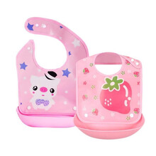3个装宝宝吃饭围兜婴儿童防水围嘴围兜柔软食饭兜喂饭小孩免洗兜【推荐】 粉猪+草莓