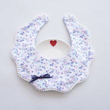 韩版ins新款婴儿围嘴纯棉口水巾假领子花朵波浪形百天周岁口水兜 蓝紫粉花