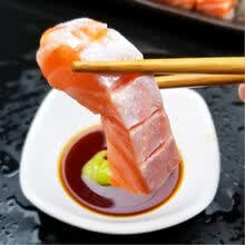 顺丰速运 三文鱼鱼腩刺身中段200g日料生鱼片拼盘鲑鱼现切现发 味香口感好200g