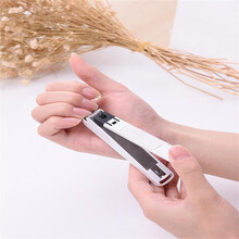 KAI贝印 日本进口粉色系列新型指甲钳 指甲剪蝴蝶磨面指甲刀 带指甲锉 独特收纳指甲不外飞4 款可选 Creartry防飞溅指甲刀（白色M号）