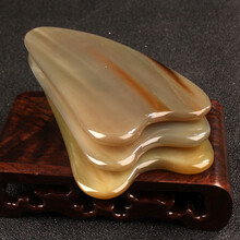 正品天然牛角刮痧板面部刮痧片背部腿部全身通用拨筋美容脸部刮痧板 牦牛角三角刮痧板