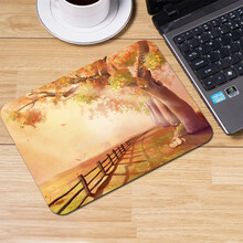 LOMAZOO 原图锁边可爱女生鼠标垫 创意动漫办公小号学生键盘垫 书桌垫电竞加厚垫 落叶 260x210x2mm