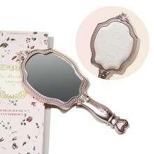 拉杜丽（Laduree） 贵族浮雕腮红 玫瑰花瓣腮红 散粉 粉饼 化妆刷 白色 手镜