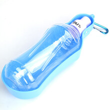 狗狗水壶外出宠物饮水器挂式泰迪狗饮水机猫喝水器便携喂水瓶 蓝色500ml