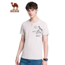 骆驼（CAMEL）男装 夏季男青年休闲T恤 时尚门筒领印花短袖上衣 浅灰 XL