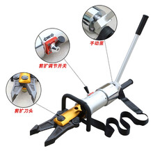 四川峨眉山三车相撞形成三死一伤