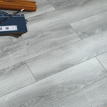 多米阳光（DomiShine） 欧式橡木复古防水耐磨e0环保地暖家装多层实木复合木地板 F2005