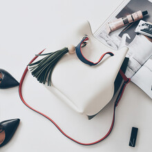 【巴宝莉水桶包】价格_图片_品牌