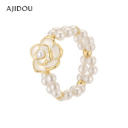 AJIDOU阿吉豆山茶花系列优雅唯美珍珠花卉戒指 金色、米白色 花卉直径1.2cm