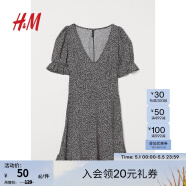 H&M夏季新款女装裙装时尚休闲高腰梭织V领印花连衣裙0829145 黑色/粉色花朵 165/92 (40)