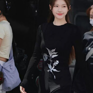 哦咯赵露思同款黑色长袖针织衫女秋装2025新款毛衣设计感花卉开叉马夹 黑色针织衫 L