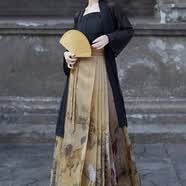 山海经明制马面裙汉服女装日常通勤国风长款半裙抹胸防晒开衫套装 外衫+吊带+马面裙（套装无礼品） S