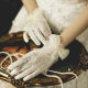 稚约新款新娘结婚婚纱礼服手套 韩式蕾丝蝴蝶结珍珠有指短款夏季手套 白色 均码