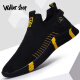 Walker Shop跑步鞋男2024新款软底透气一脚蹬休闲运动鞋男士弹力网面鞋子男 黑黄色 40
