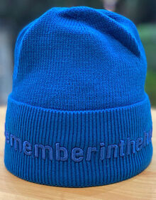 宝蓝色毛线帽子