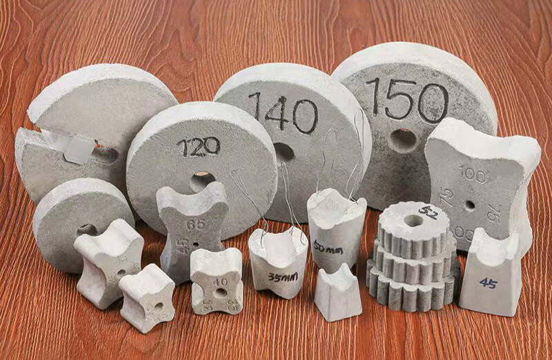 水泥垫块混凝土钢筋保护层垫块c50梅花平底梁场房建楼面楼板马凳 平板