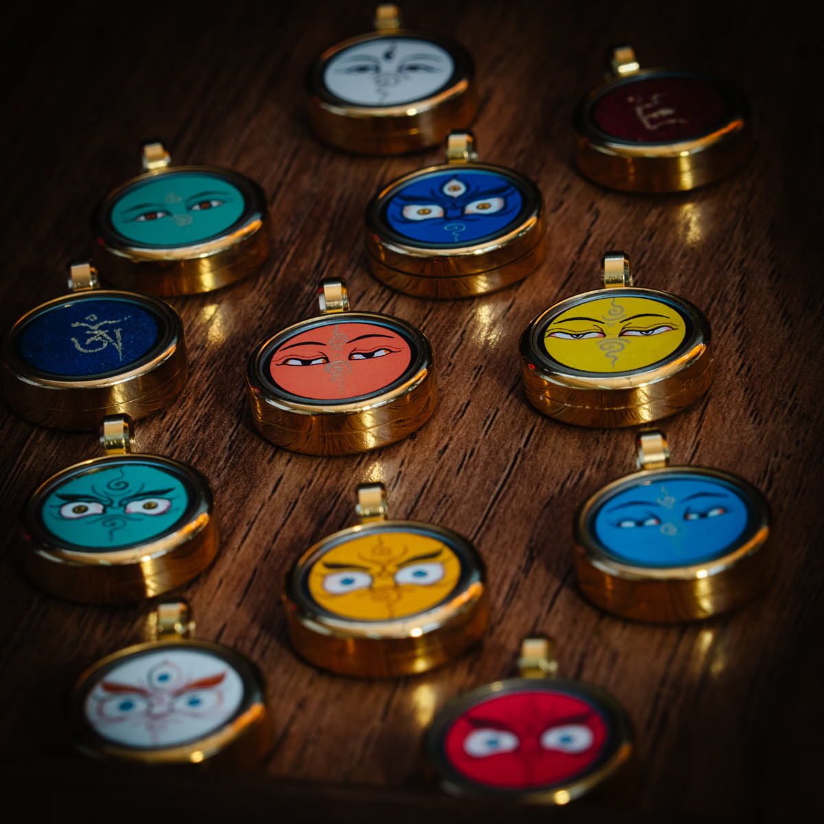 西灵逍阁藏式项链吊坠正品手绘唐卡佛眼配饰复古装饰护身符送礼物 红财神（品德）