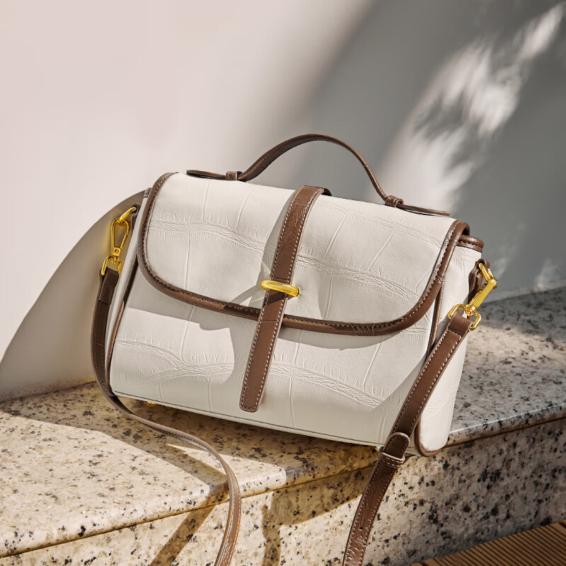 卡蓓娜轻奢包包品牌新款时尚真皮邮差包女斜挎包手提包秋冬感女包