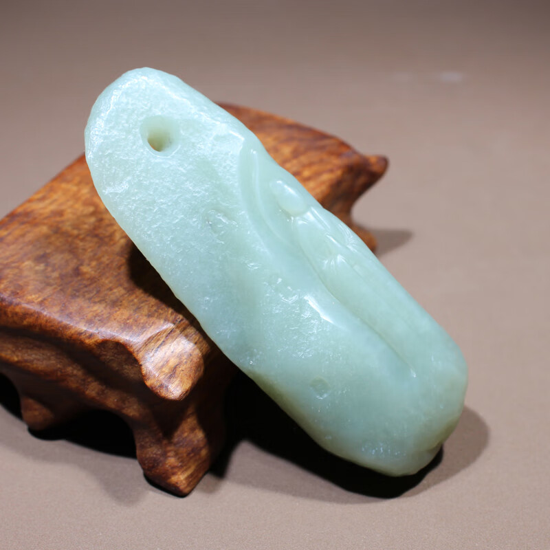 随峰和田玉精品珍藏新疆戈壁料白玉底磨砂工艺俏雕无相观音吊坠