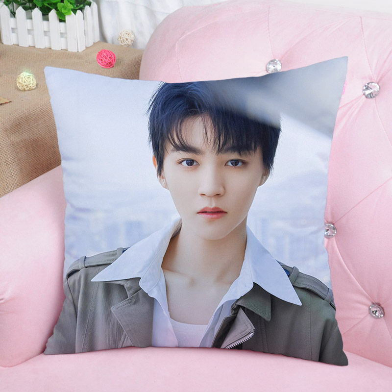 王俊凯抱枕可爱定制tfs双面照片周边人形睡觉枕头生日礼物 07 小号方