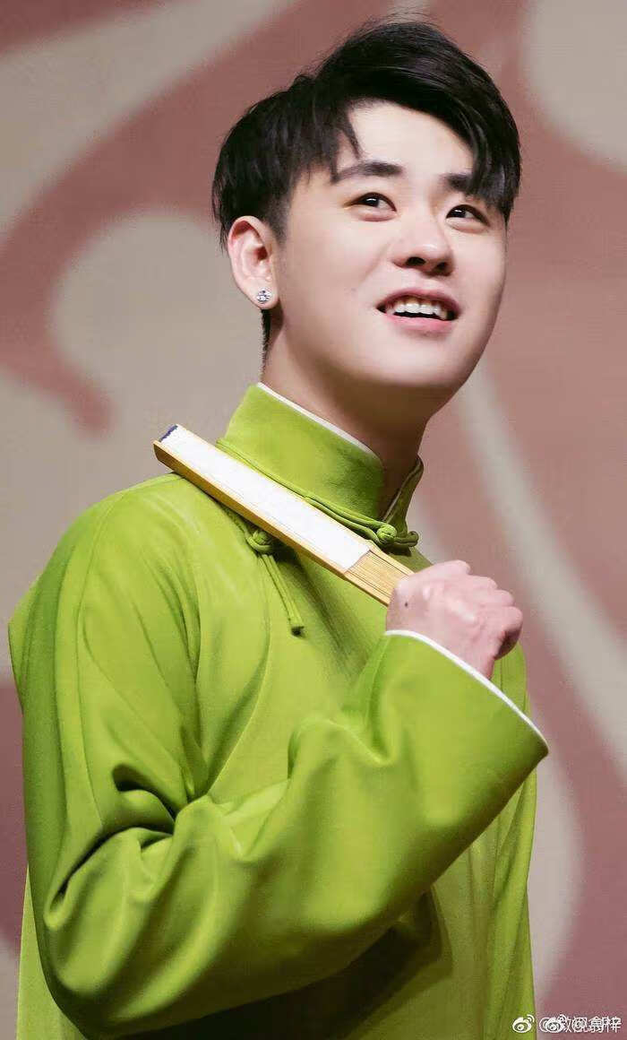 莉艳娇相声大褂德云社民国风长袍马褂唐装中式伴郎相声演出服 嫩绿色