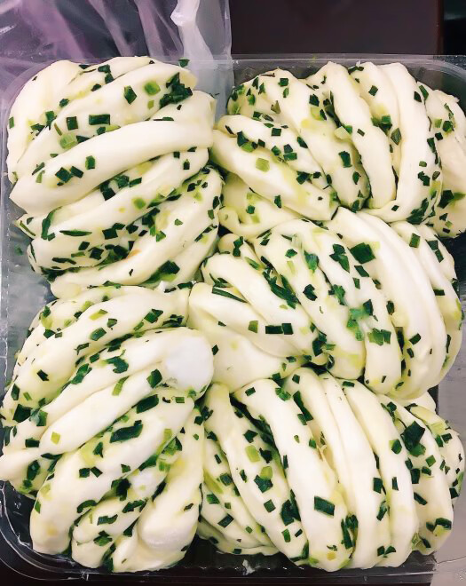 哺食旺上海徐家汇白玉兰面包房食品香葱 大花卷/2个装