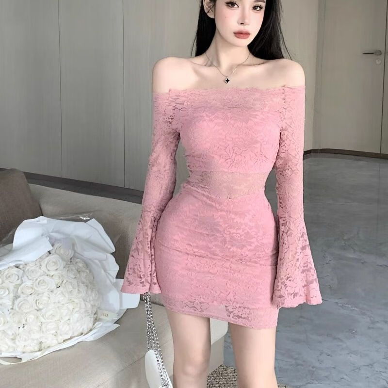 HONGSILINYI一字領露肩純欲長袖連衣裙秋季女裝蕾絲鏤空設計感喇叭袖包臀短裙 粉色 XS