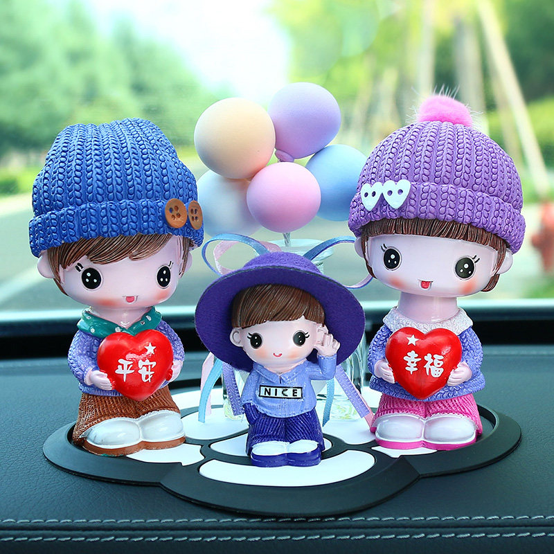 自由牛 汽车摆件座式香水车载轿车车用香水座卡通娃娃车内除异味车内