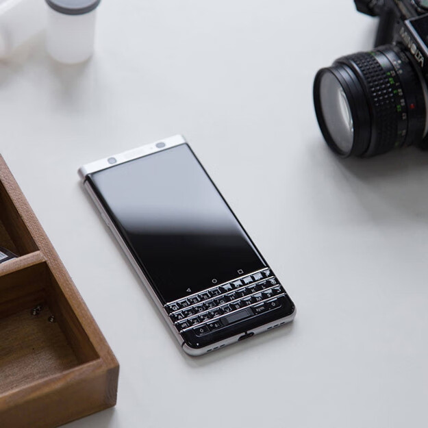 黑莓（BlackBerry）原装 KEYONE全键盘指纹识别双卡双待全网通电信4G手机 黑色单卡4G 官方标配32GB