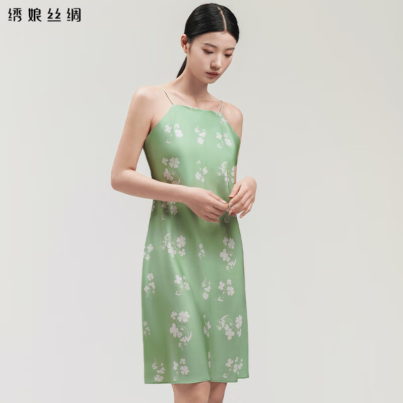 绣娘丝绸真丝睡衣女100%桑蚕丝春夏斜纹绸睡裙家居服亲肤柔软幸运草
