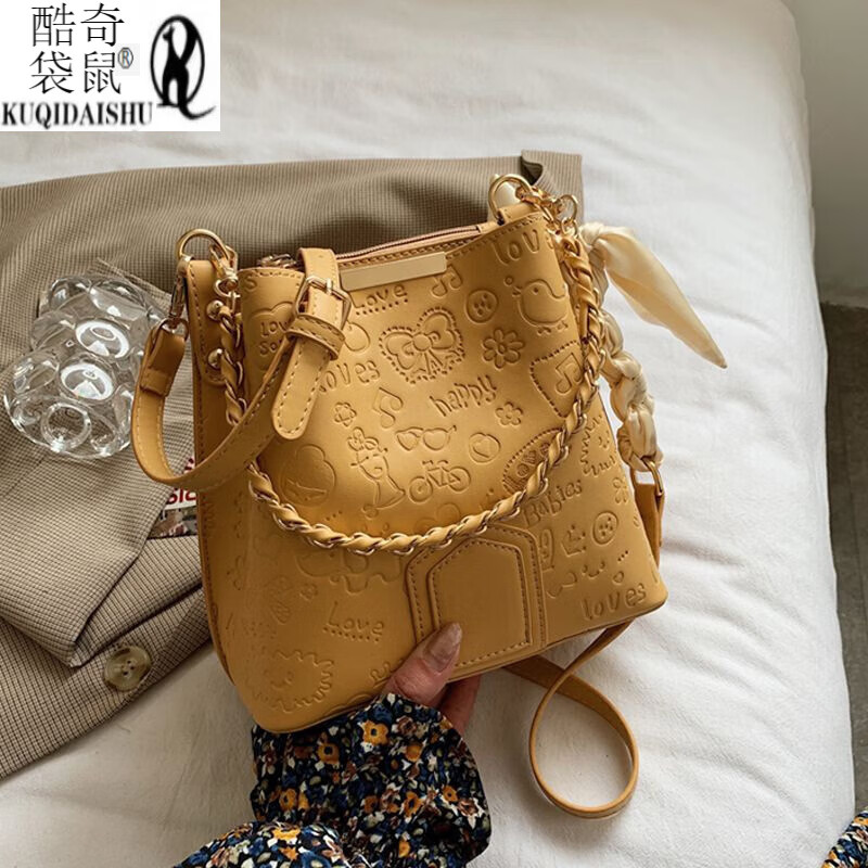 酷奇袋鼠包包女夏2023新款潮时尚网红斜挎包ins小众设计感单肩水桶包