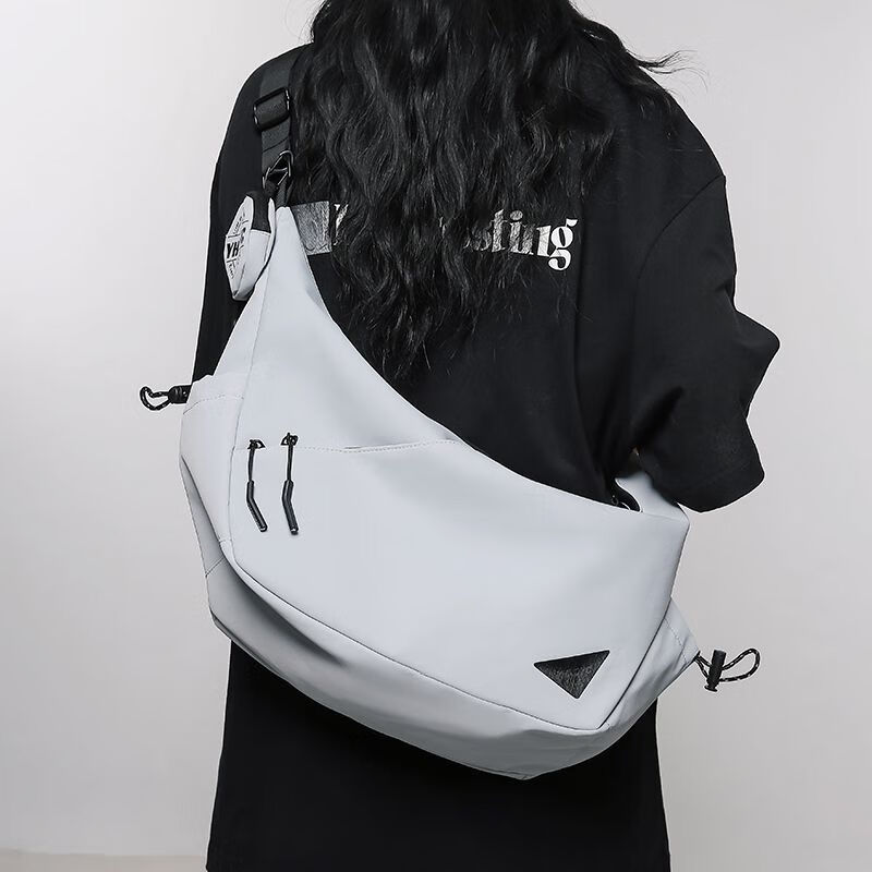 斜挎包男生潮牌休闲通勤单肩包男女2024新款机能邮差包男士背包 灰色防水 京东折扣/优惠券