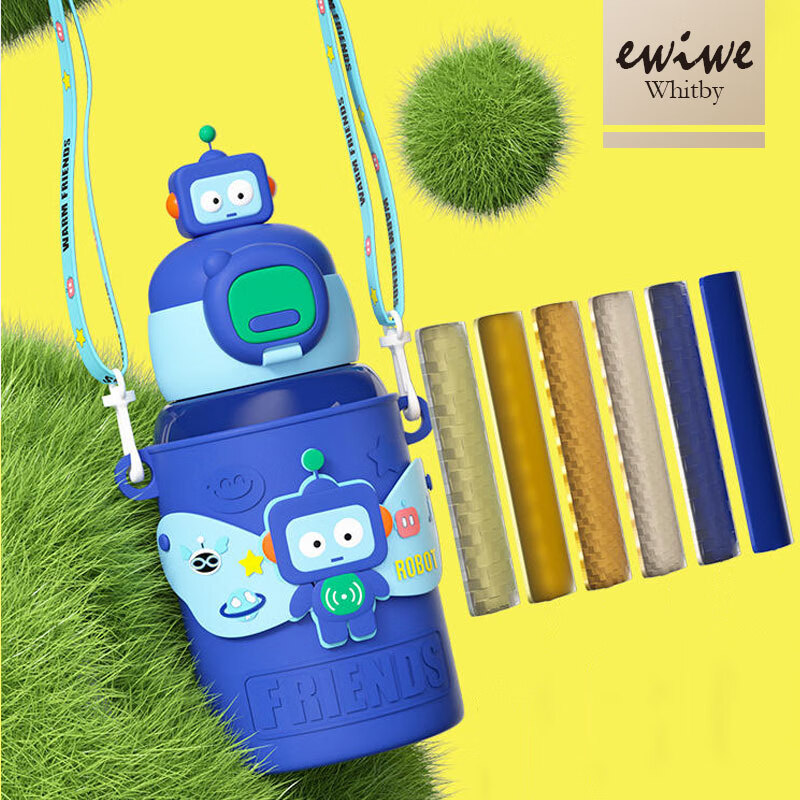 EWIWE儿童公仔杯不锈钢水杯萌趣公仔杯弹盖水杯子带杯套可调节背带出行 机器人/蓝/ 450ml