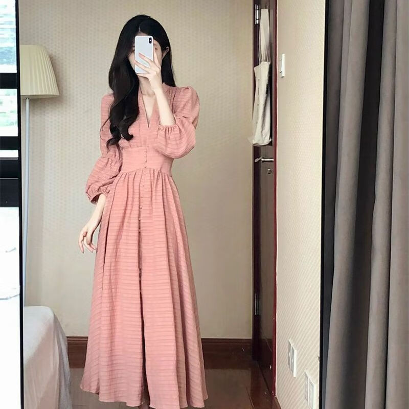 秸汐秋冬女装年轻款2024品牌新款法式温柔风粉色连衣裙女装新款收腰显