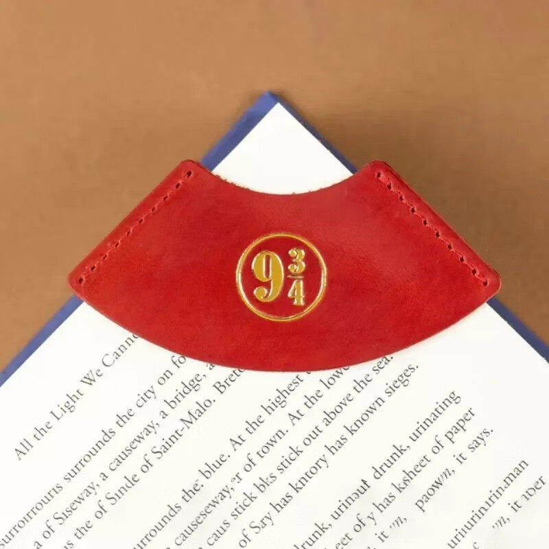 哈利波特周边书签生日礼物格兰芬多斯莱特林哈迷书页夹皮质礼品 金色飞贼