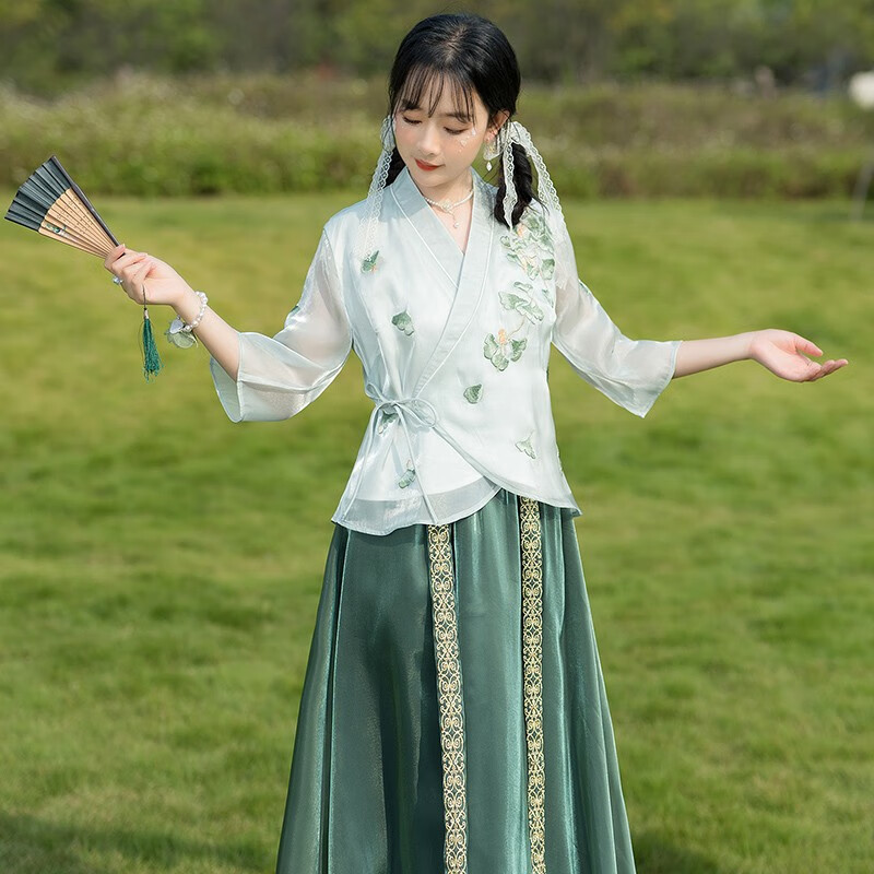景华年新中式改良汉服女春夏中国风古装复古刺绣碎花仙女斜襟上衣半身