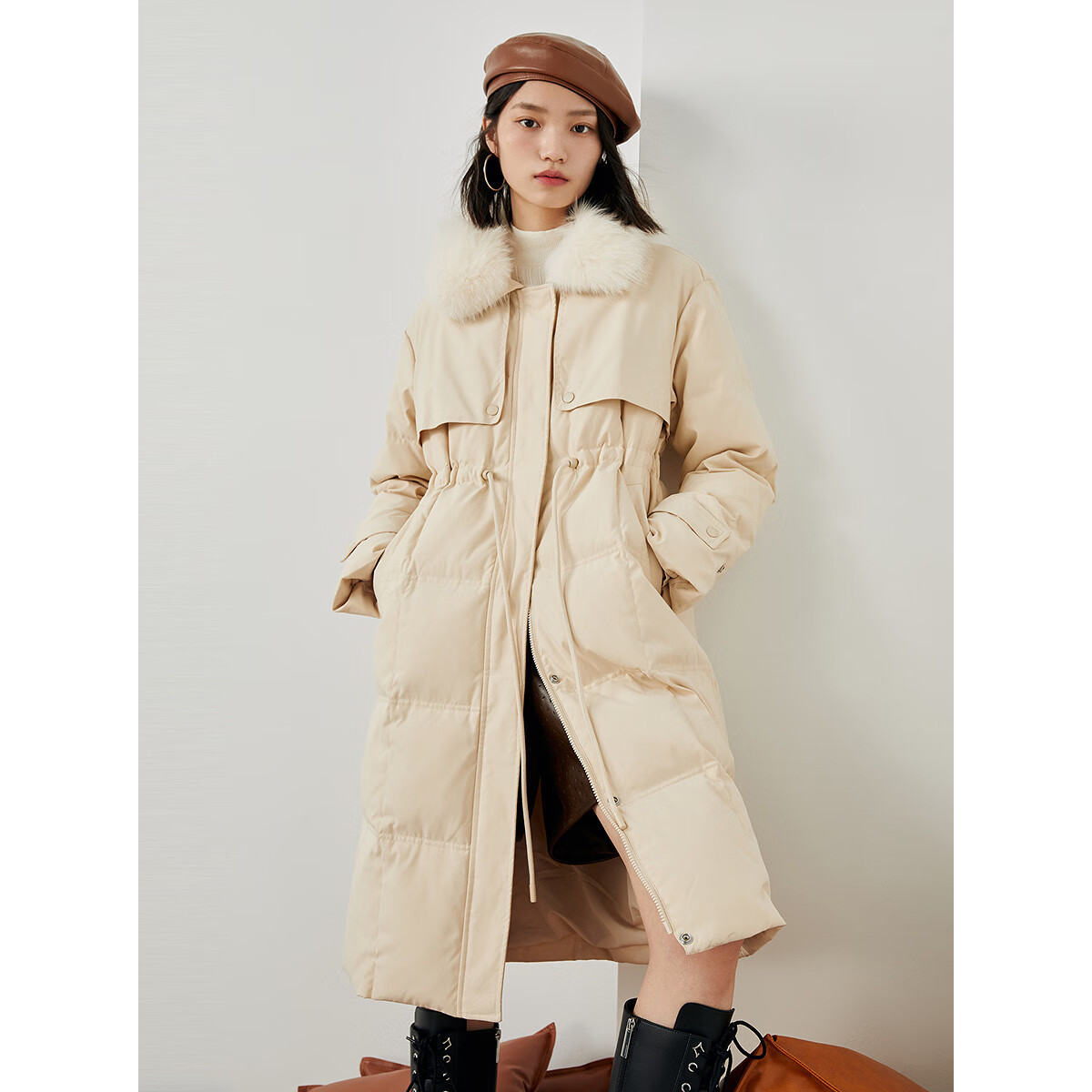 太平鸟中长毛领羽绒服女2024冬小众气质派克服白鸭绒面包服 米色 S